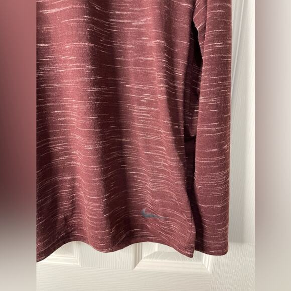 Nike Dri Fit Athletic Burgundy Brown lightweight Hoodie Top size Medium - Picture 3 of 5